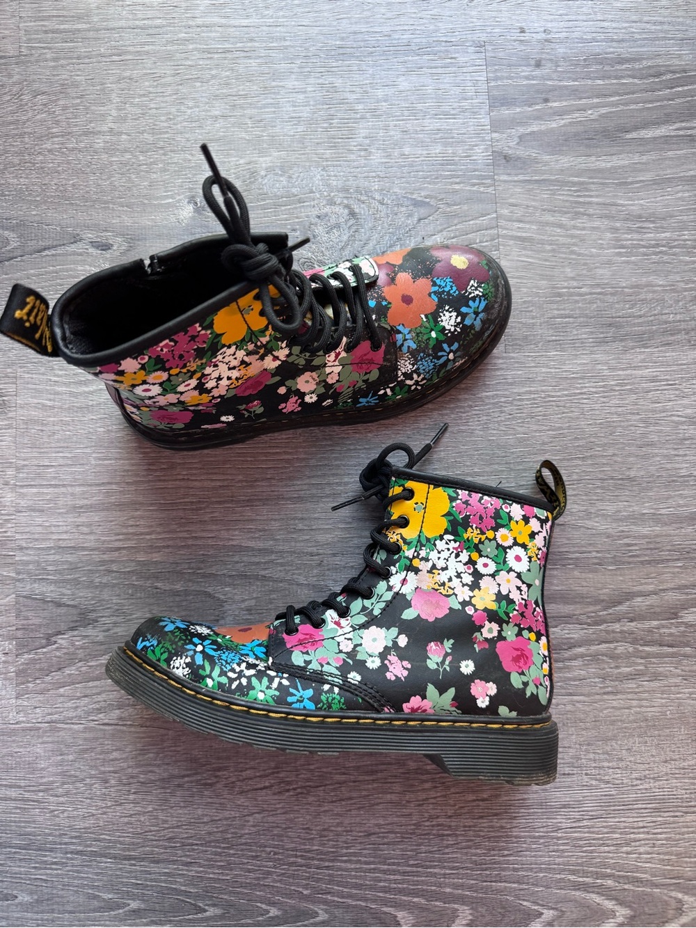 Dr Martens Flower Boots